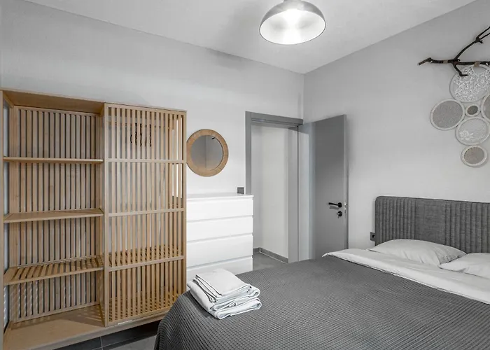 Newold Flat *